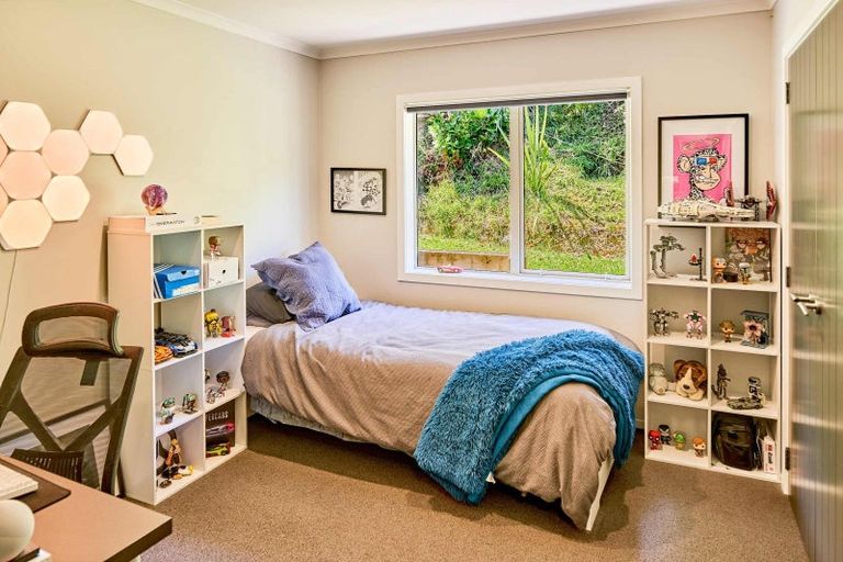 Photo of property in 60 Aotea Drive, Aotea, Porirua, 5024