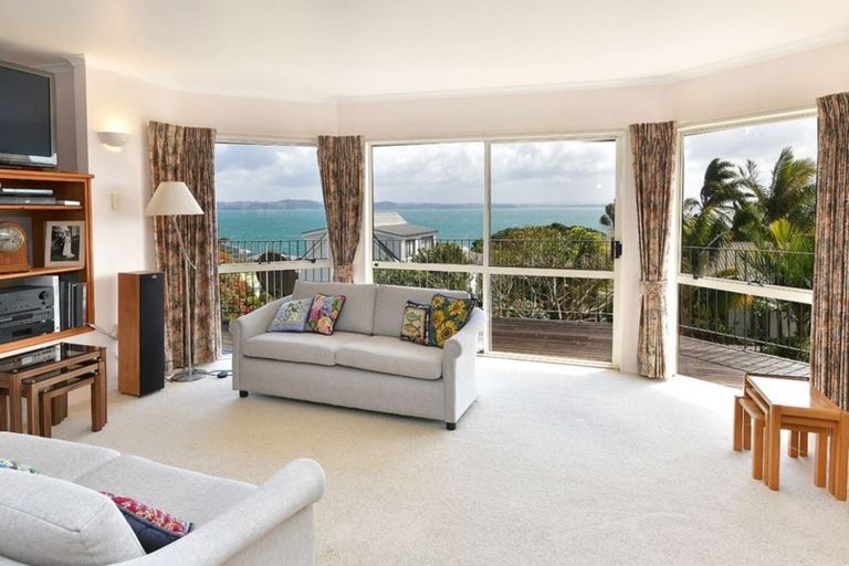 Photo of property in 37 Pacific Parade, Army Bay, Whangaparaoa, 0930