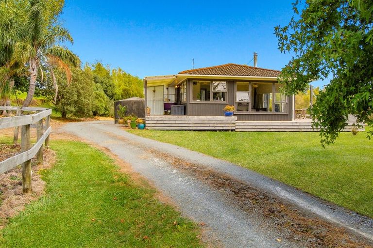 Photo of property in 1180 Oneriri Road, Kaiwaka, 0573