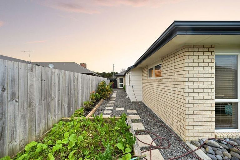 Photo of property in 19 Palliser Drive, Huntington, Hamilton, 3210