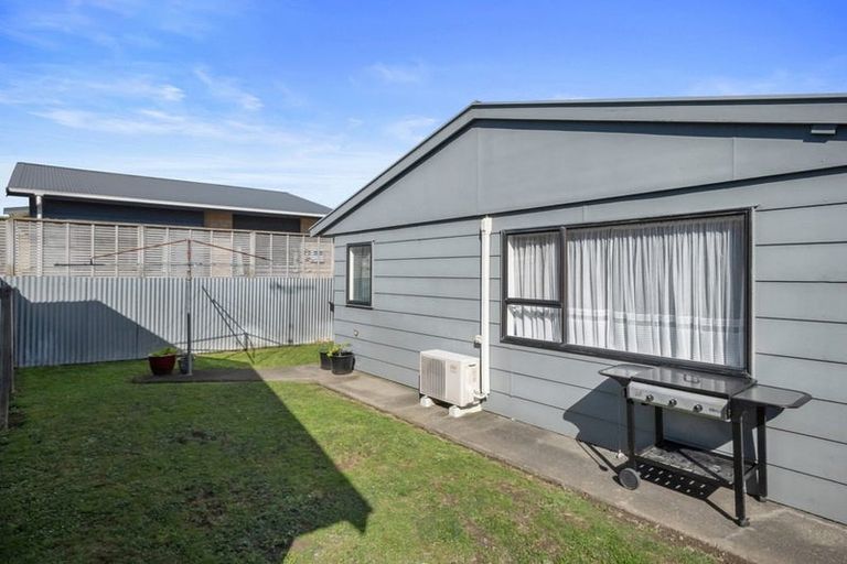 Photo of property in 6 Raukawa Street, Otaki, 5512