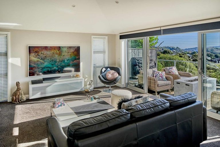 Photo of property in 10 Madeira Close, Whitby, Porirua, 5024