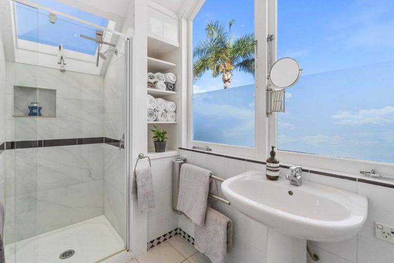 Photo of property in 42 King Edward Parade, Devonport, Auckland, 0624