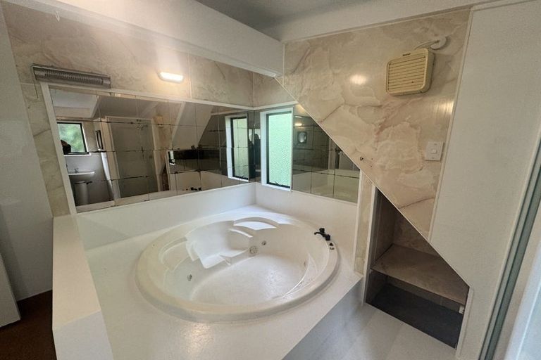 Photo of property in 6 Tiketike Way, Brooklyn, Wellington, 6021