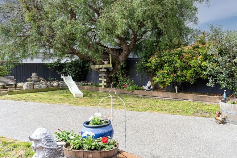 Photo of property in 23 Farnborough Street, Aranui, Christchurch, 8061