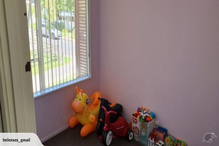 Photo of property in 2/29 Rosecamp Road, Beach Haven, Auckland, 0626