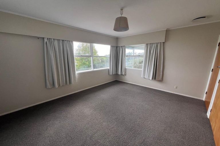 Photo of property in 107 Bradbury Road, Botany Downs, Auckland, 2010