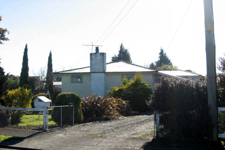 Photo of property in 9 Diamond Street, Carterton, 5713