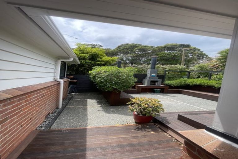 Photo of property in 261 Lake Road, Belmont, Auckland, 0622