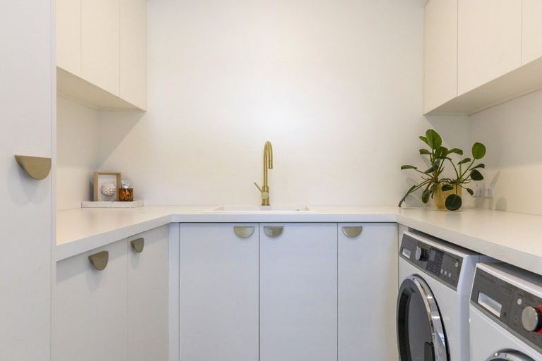 Photo of property in 13 Lochinvar Lane, Acacia Bay, Taupo, 3385