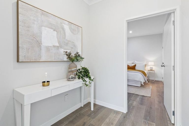 Photo of property in 33 Mural Place, Greenhithe, Auckland, 0632