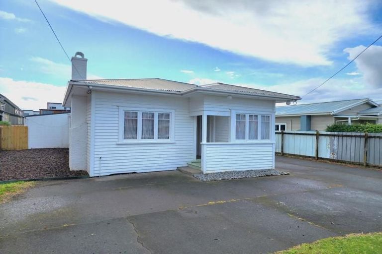 Photo of property in 17 Albert Street, Otahuhu, Auckland, 1062