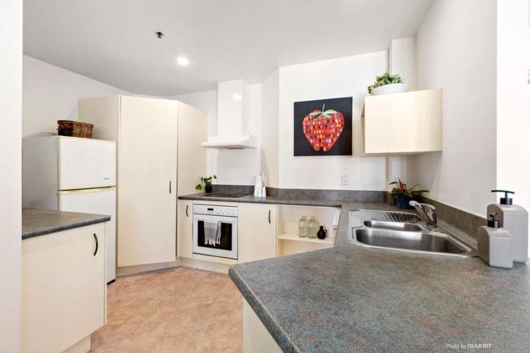 Photo of property in Courtenay Apartments, 403/120 Courtenay Place, Te Aro, Wellington, 6011