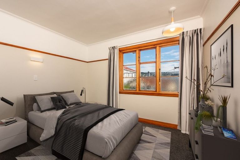 Photo of property in Ionian Flats, 123-125 Brougham Street, Mount Victoria, Wellington, 6011
