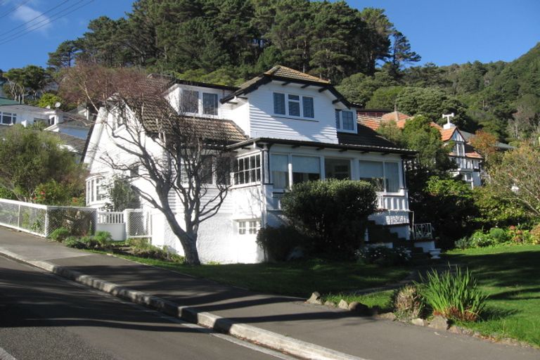 Photo of property in 26 Rona Street, Eastbourne, Lower Hutt, 5013