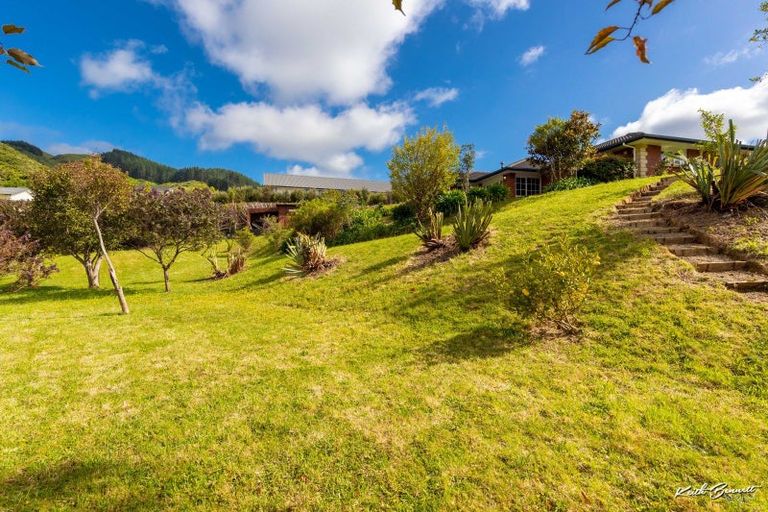 Photo of property in 5 Grace Nicholls Grove, Riverstone Terraces, Upper Hutt, 5018