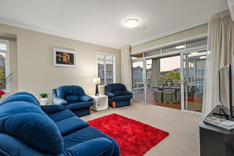 Photo of property in 118 Landmark Terrace, Orewa, 0931