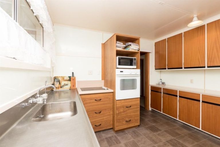 Photo of property in 23 Milmoe Street, Hawera, 4610