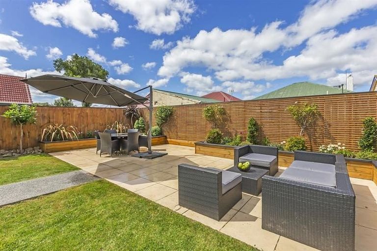 Photo of property in 10 Queen Street, Petone, Lower Hutt, 5012