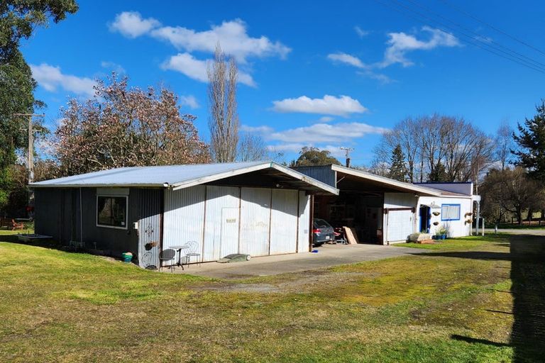 Photo of property in 1763 Cheltenham Hunterville Road, Waituna West, Feilding, 4779