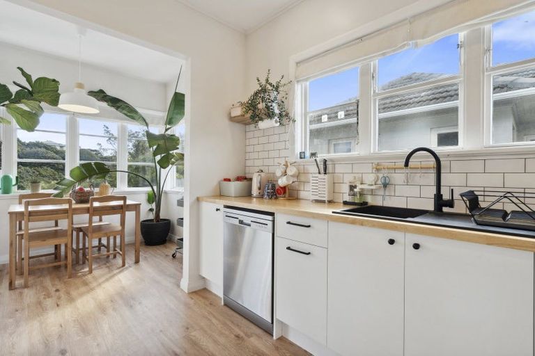 Photo of property in 15 Leveson Street, Strathmore Park, Wellington, 6022