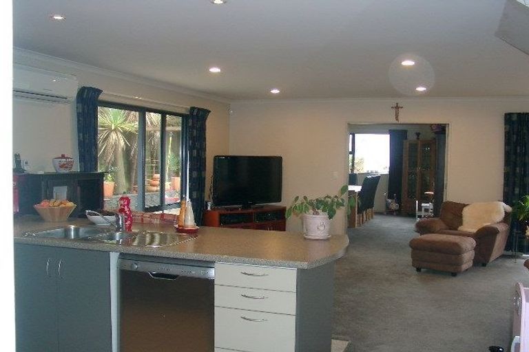 Photo of property in 57 Hawtrey Terrace, Churton Park, Wellington, 6037