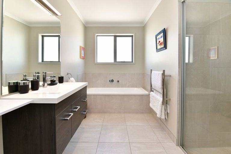 Photo of property in 14 Kiwa Crescent, Gulf Harbour, Whangaparaoa, 0930