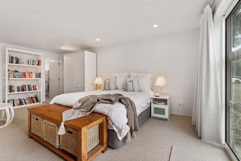 Photo of property in 25 Esme Grove, Omaha, 0986