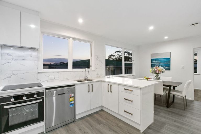 Photo of property in 82b Vodanovich Road, Te Atatu South, Auckland, 0610