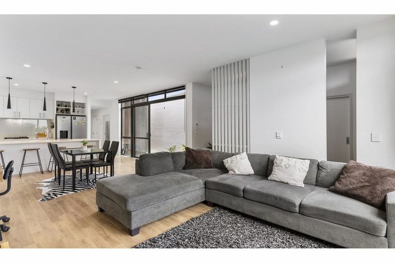 Photo of property in 4 Troop Road, Papakura, 2110