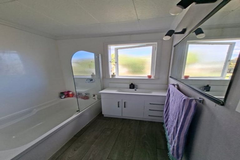 Photo of property in 34 Bartholomew Road, Levin, 5510