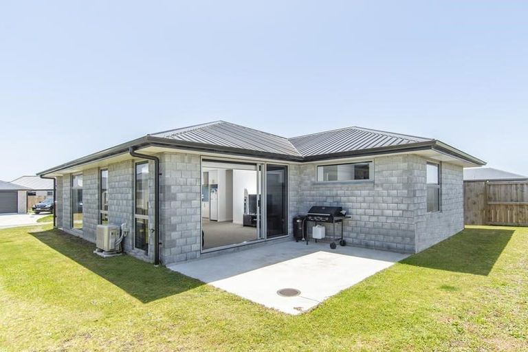 Photo of property in 39 Taioma Close, Papamoa, 3118