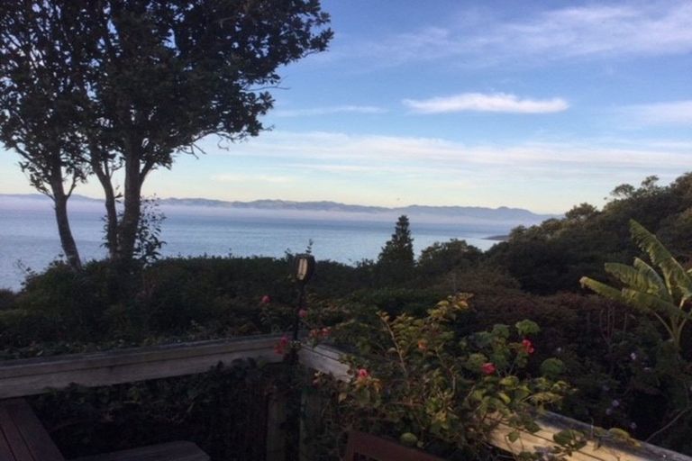 Photo of property in 211 Howard Road, Orere Point, Papakura, 2585