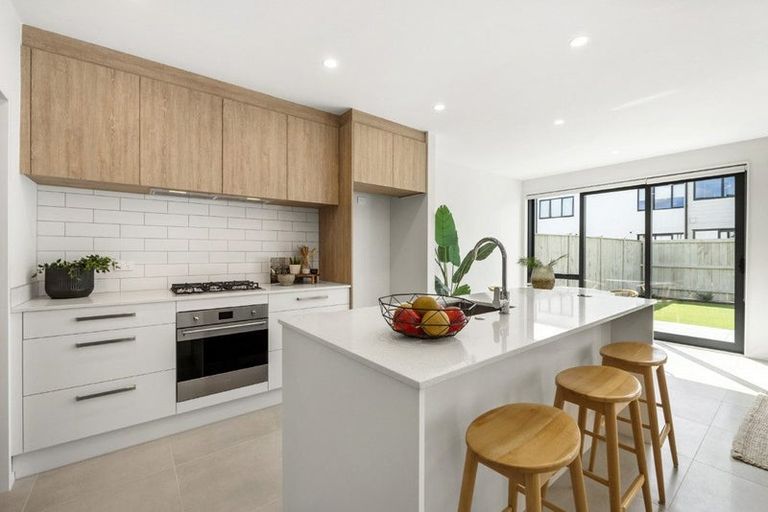 Photo of property in 104e Pepene Avenue, Takanini, 2112