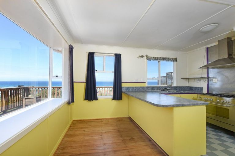 Photo of property in 16 Bedford Parade, Brighton, Dunedin, 9035
