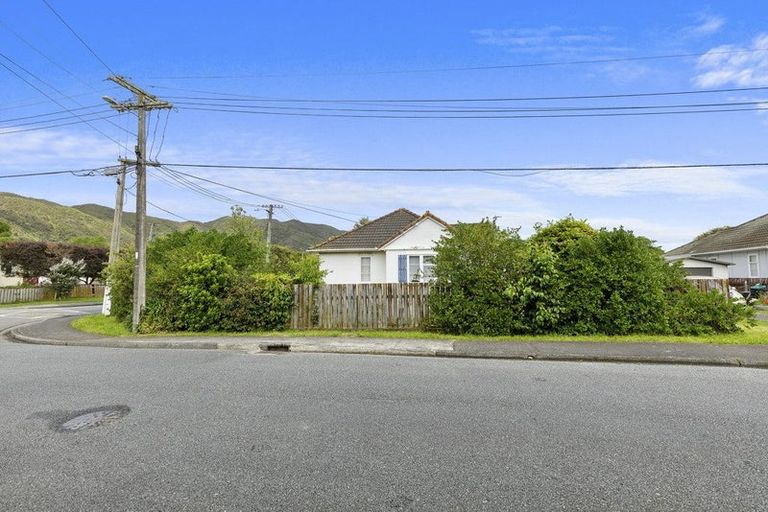 Photo of property in 15 Raymond Terrace, Fairfield, Lower Hutt, 5011