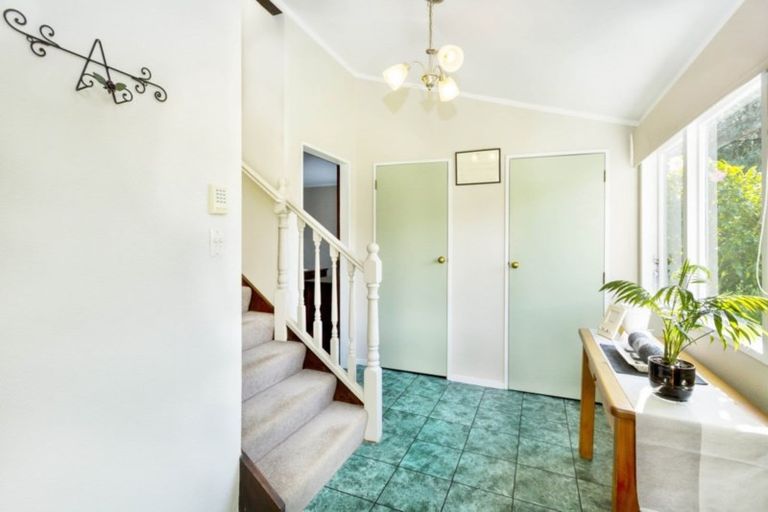 Photo of property in 2 Tapestry Grove, Silverstream, Upper Hutt, 5019