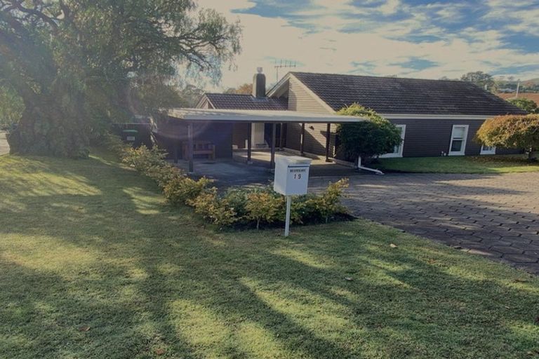 Photo of property in 19 Tauroa Road, Havelock North, 4130