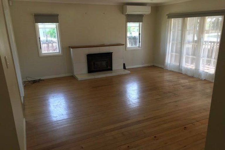 Photo of property in 42 Cosgrave Road, Papakura, 2110