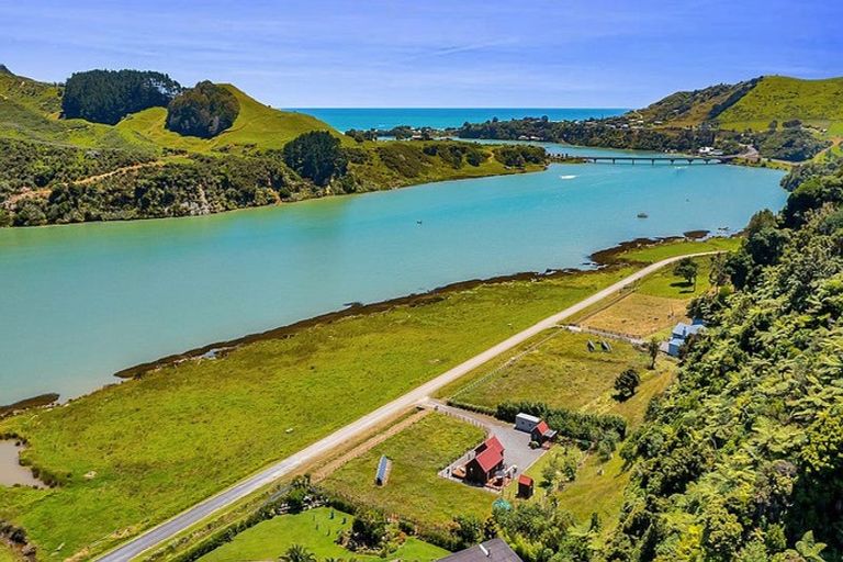 Photo of property in 145 Te Mahoe Road, Mokau, 4376