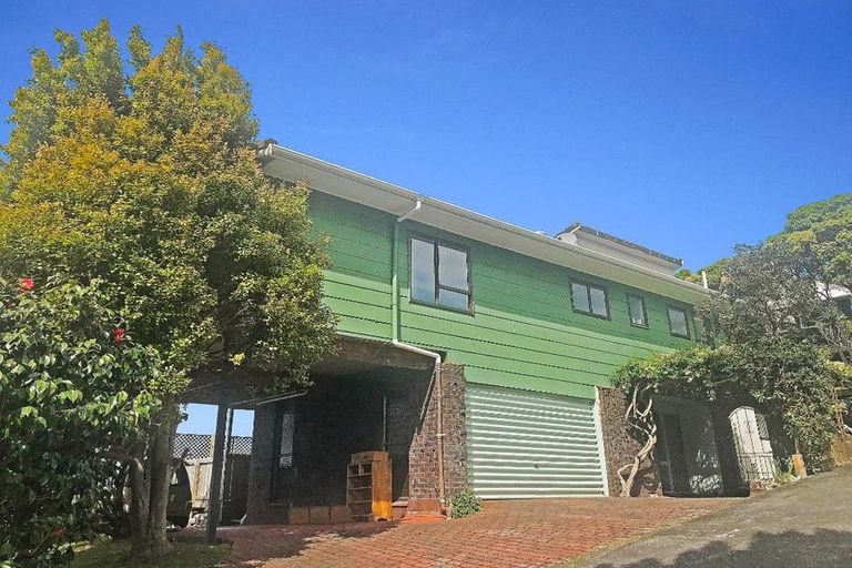 Photo of property in 18 Glencoe Road, Browns Bay, Auckland, 0630