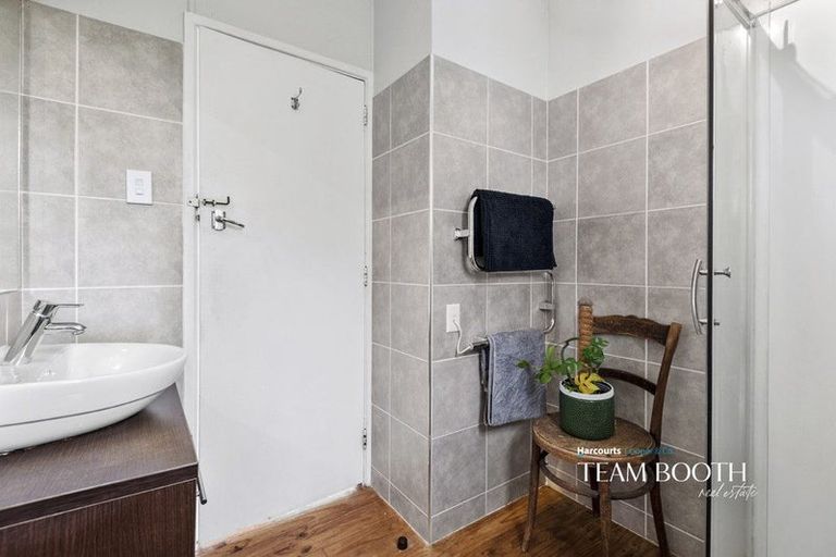 Photo of property in 2/36 Cassino Street, Bayswater, Auckland, 0622