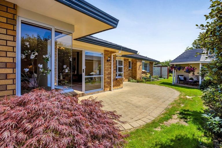 Photo of property in 362 Mangorei Road, Merrilands, New Plymouth, 4312