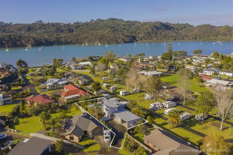 Photo of property in 18 Cobham Lane, Whitianga, 3510