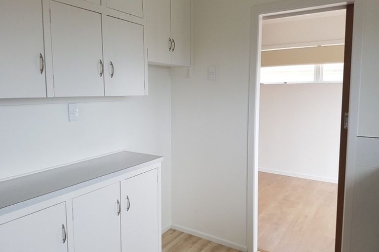 Photo of property in 72a Carlisle Road, Browns Bay, Auckland, 0632