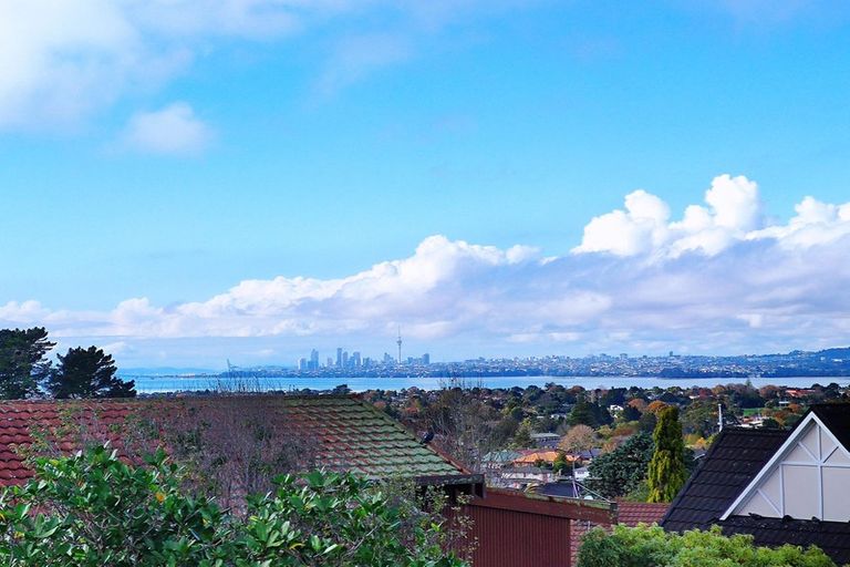 Photo of property in 12 Colwill Road, Massey, Auckland, 0614