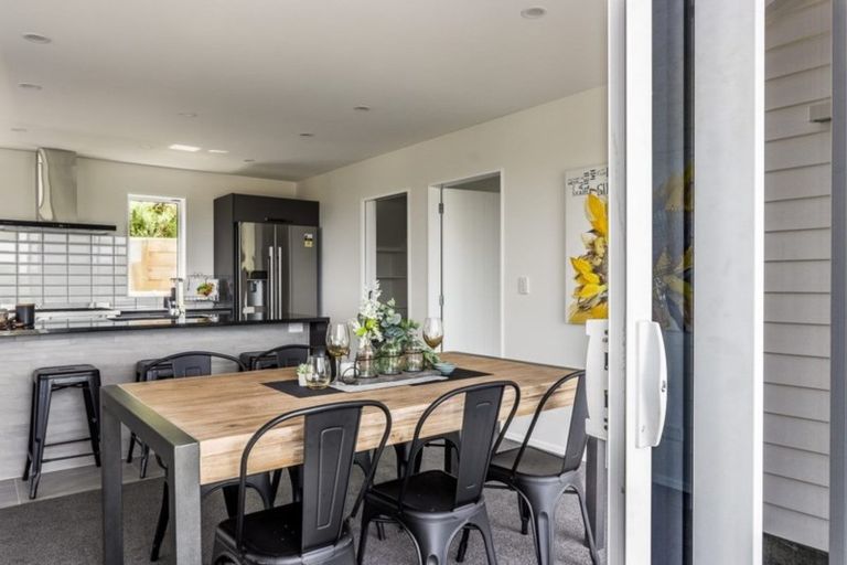 Photo of property in 103 Kakariki Grove, Waikanae, 5036