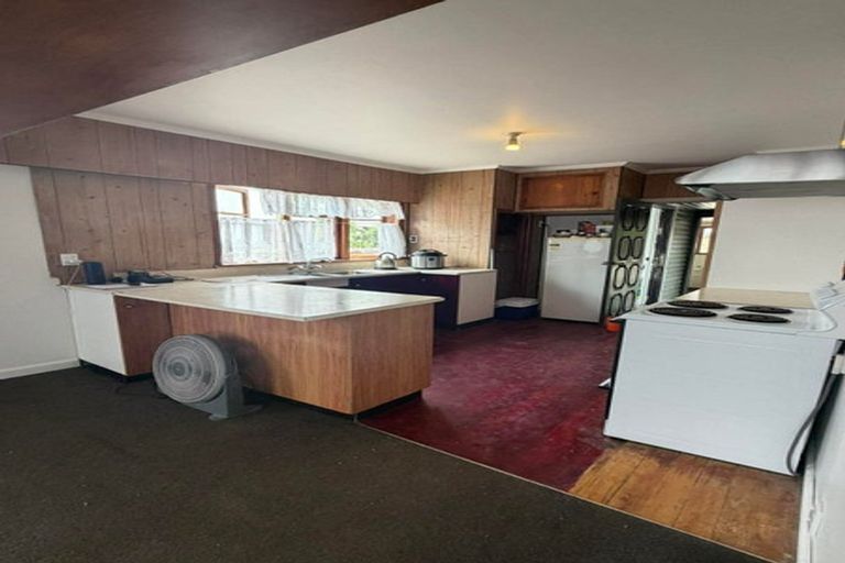 Photo of property in 15 Gibbs Crescent, Wainuiomata, Lower Hutt, 5014