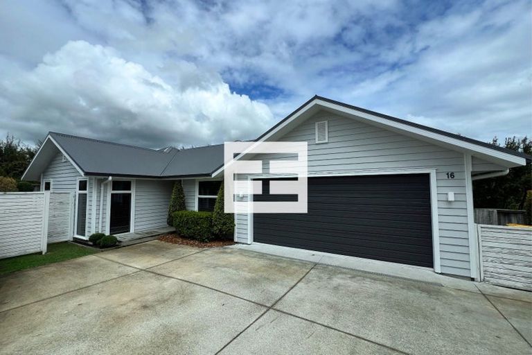 Photo of property in 16 Okataina Street, Pyes Pa, Tauranga, 3112