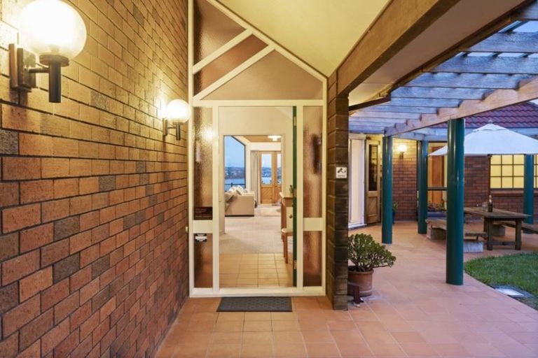 Photo of property in 117 Onetaunga Road, Chatswood, Auckland, 0626